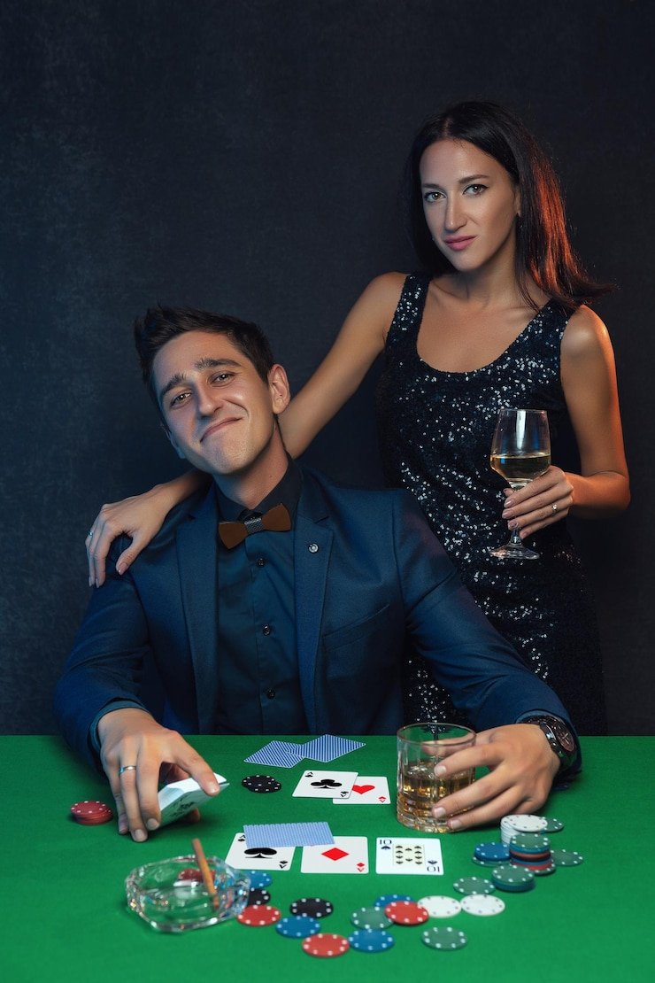 g 55 Real Dealers, Real Tables, Aapke Screen Par
